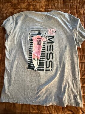 Women's Gray Short Sleeve Messi Graphic Tee with Pink Detail
